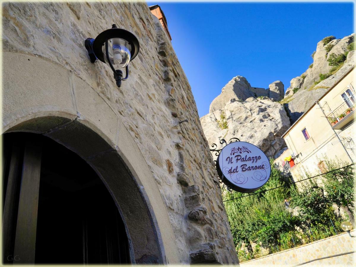 Il Palazzo Del Barone - Stanza Dei Maiorana Hotel Pietrapertosa Bagian luar foto
