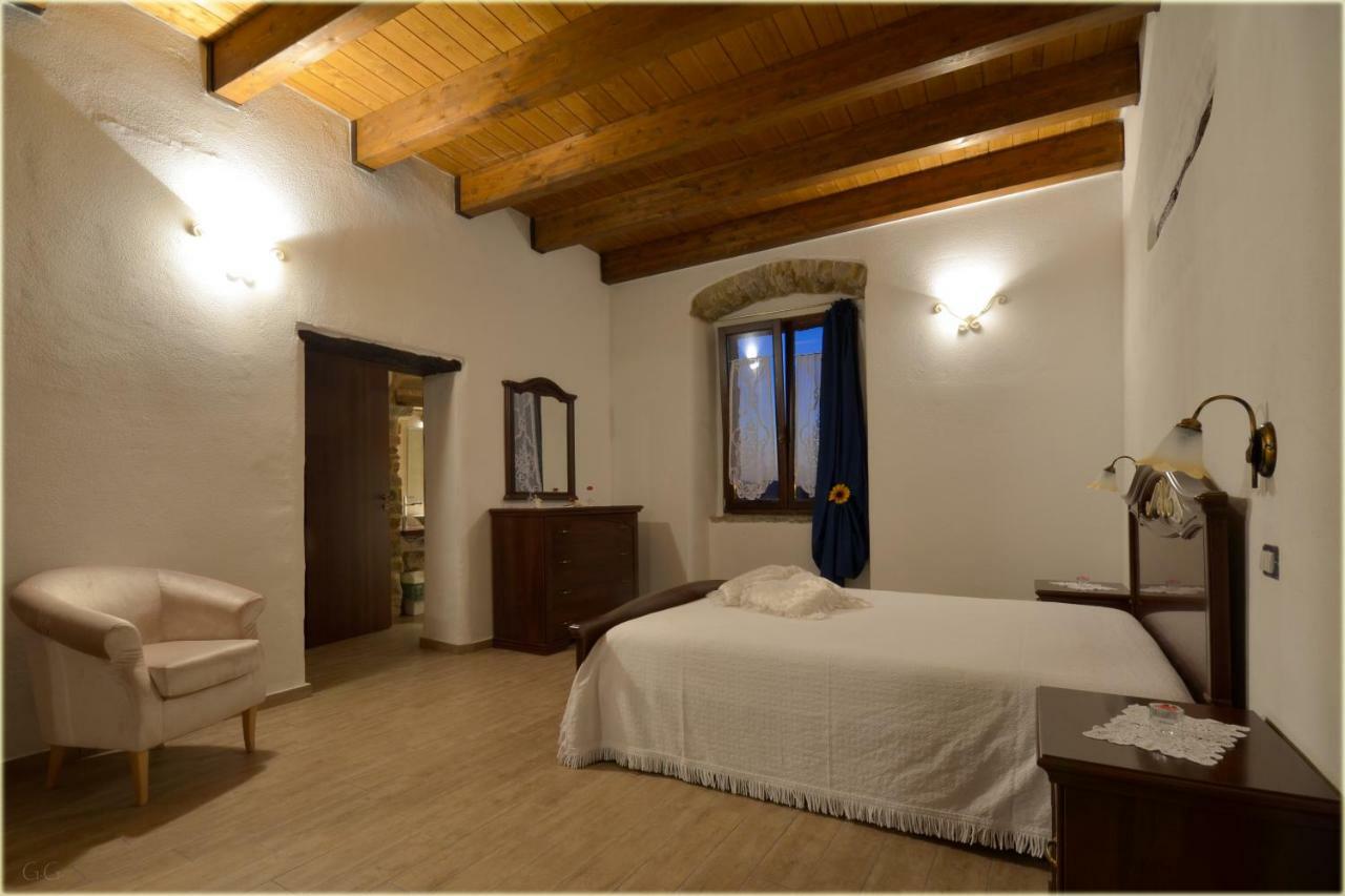 Il Palazzo Del Barone - Stanza Dei Maiorana Hotel Pietrapertosa Bagian luar foto